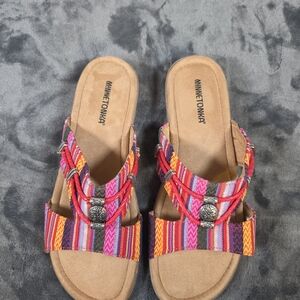 Minnetonka Women's Multicolor Sandals